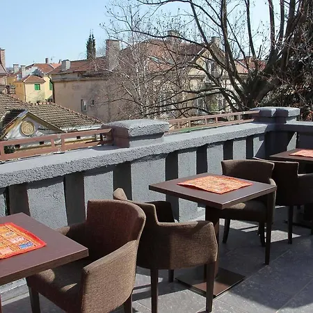 Miss Depolo Couette-café Belgrade